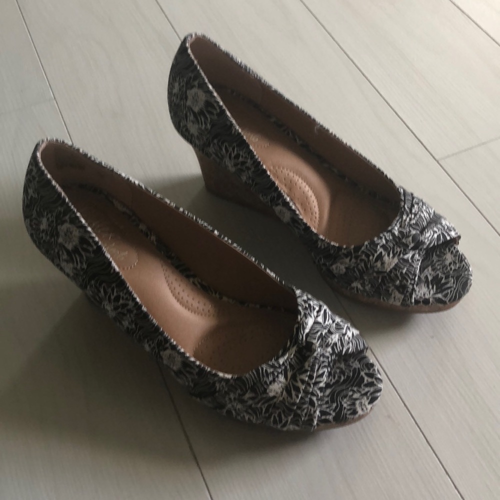 Shoe